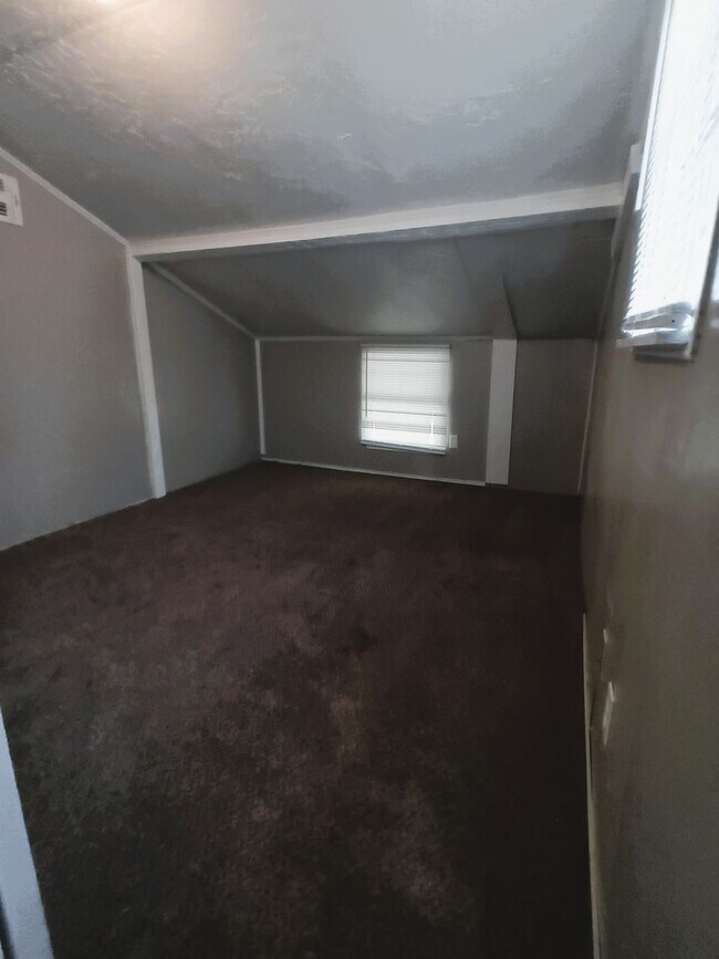 Building Photo - Tinker Close! FIRST FULL MONTH $500.00 OFF!