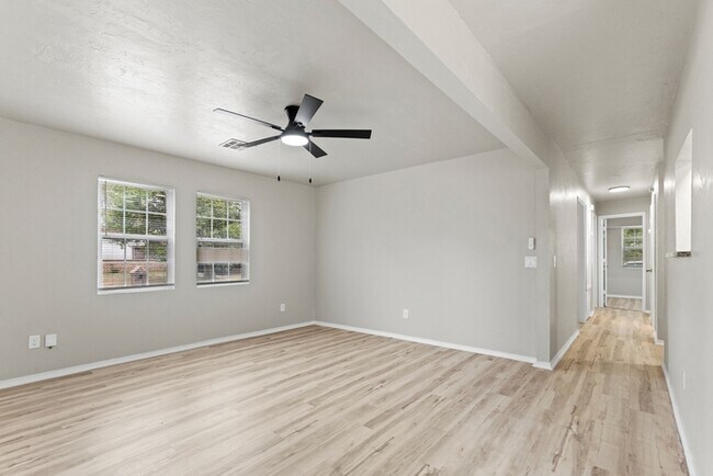 Building Photo - 1401 SW 64th St