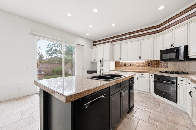 Building Photo - 5643 Willowmere Ln