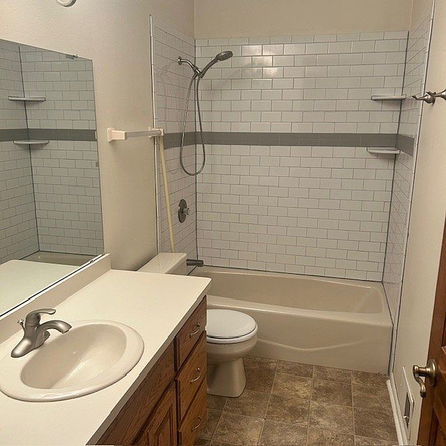 Building Photo - 629 Hawthorne Ln