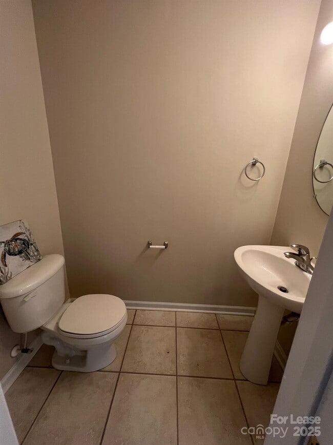 Building Photo - 128 Locomotive Ln