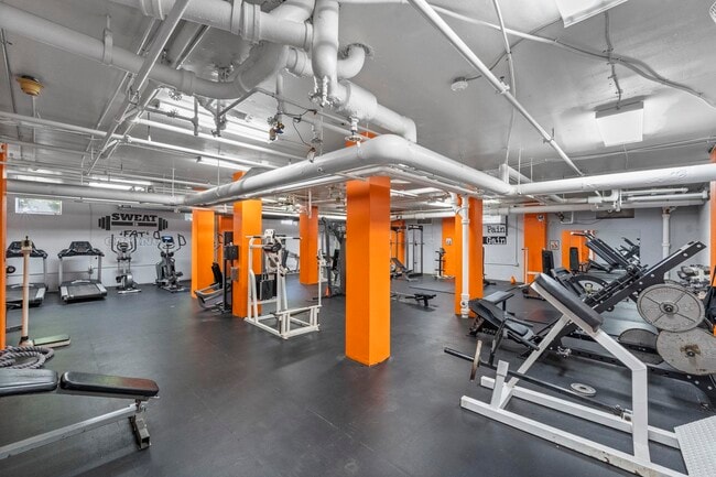 Building Photo - 225 St Pauls Ave