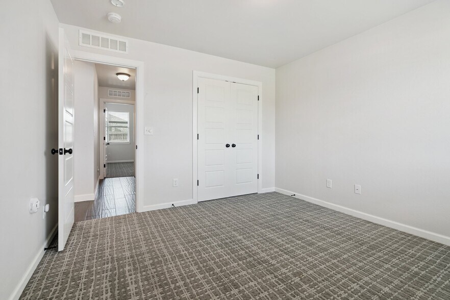 Building Photo - 15908 Buffalo Dr
