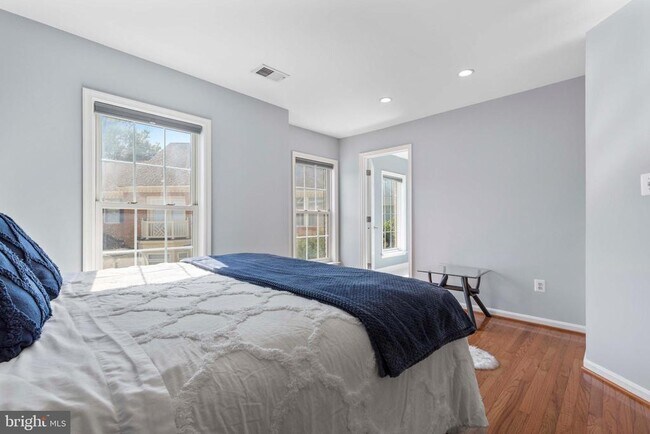 Building Photo - 12980 Highland Oaks Ct
