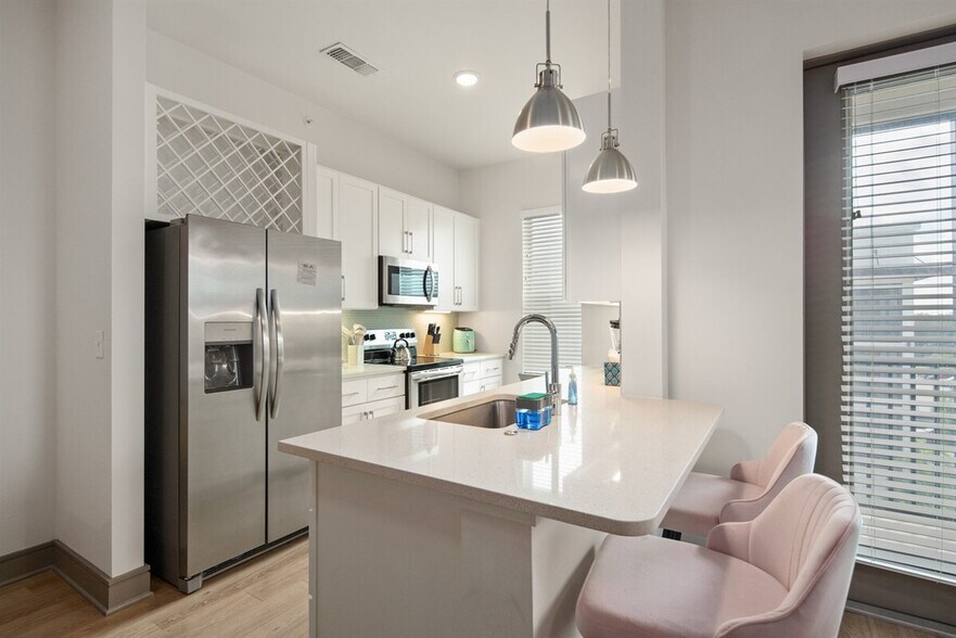 Building Photo - 8890 Founders Square Dr