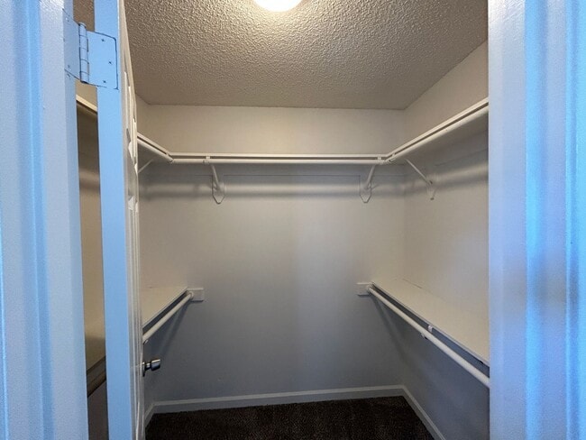 Building Photo - RENNOVATED 4 BED HOME