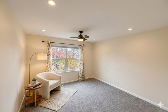 Building Photo - 147 White Branch Ct N