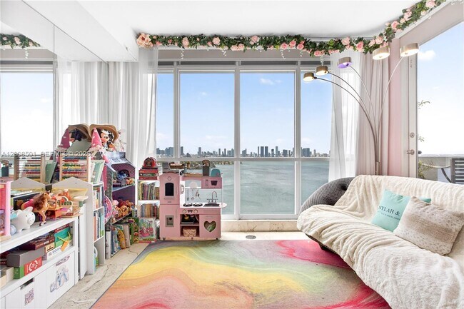 Building Photo - 1900 Sunset Harbour Dr