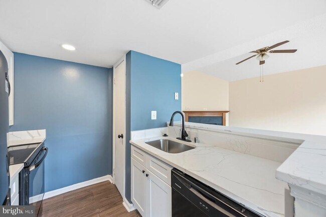 Building Photo - 14053 Vista Dr