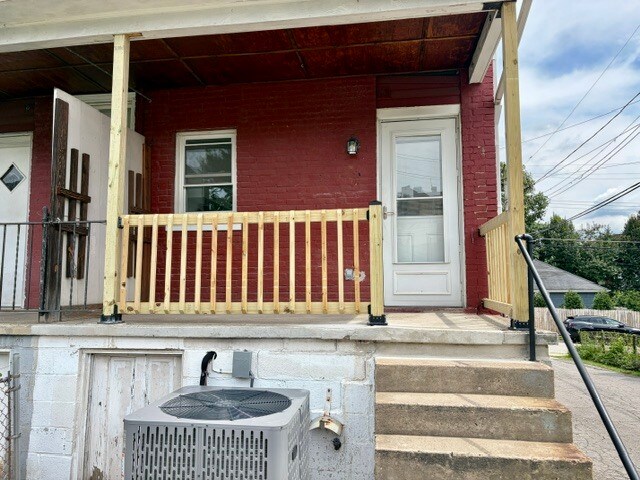 Building Photo - 811 Farragut St