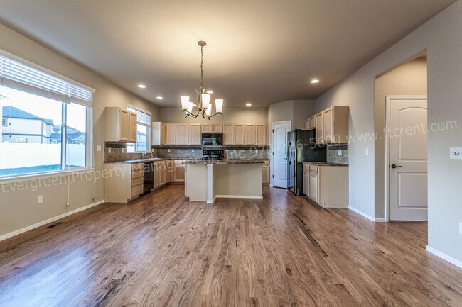 Building Photo - 267 Mount Harvard Ave