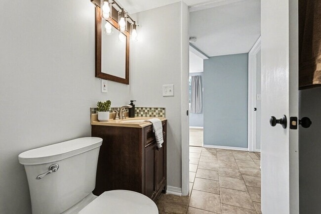 Building Photo - 2727 Madelyn Dr SW