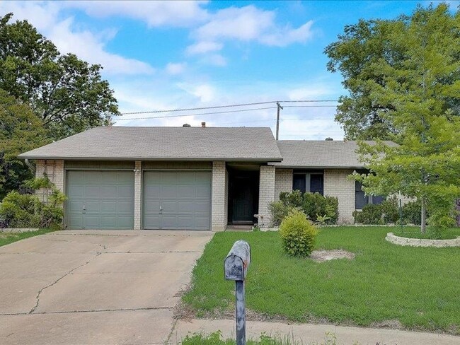 Building Photo - 10906 Meadgreen Ct