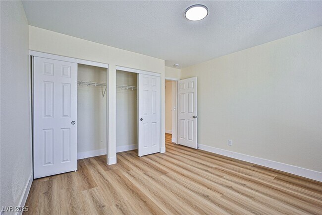 Building Photo - 8338 Lavender Jade Ct