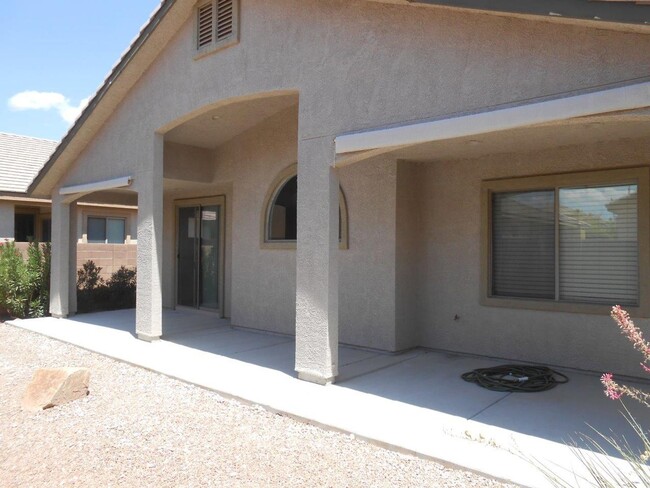 Building Photo - Spacious 1 Story Home in Aliante Gated Com...