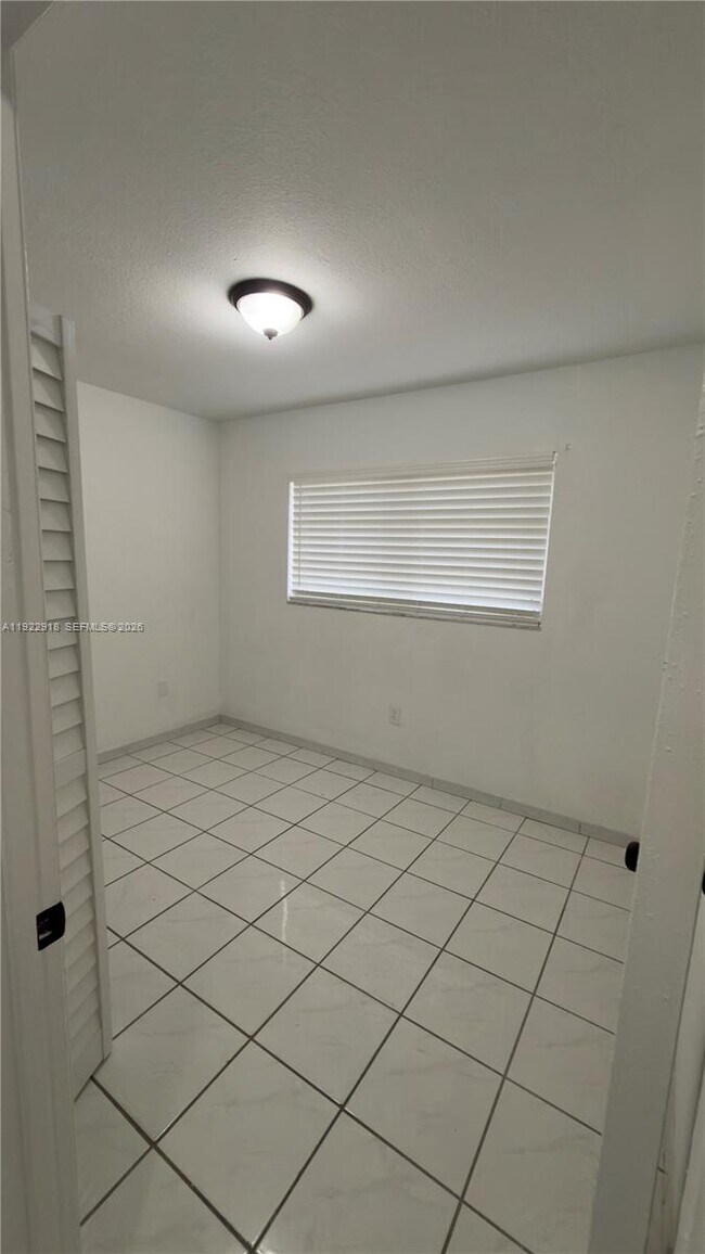 Building Photo - 257 SW 78th Ave