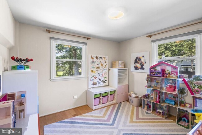 Building Photo - 5030 Gadsen Dr