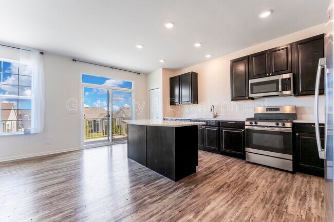 Building Photo - 596 Cimmaron Cir