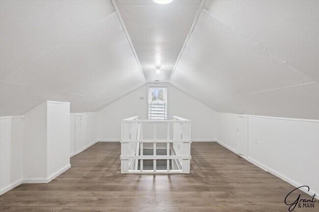 Building Photo - 3 bedroom $1200
