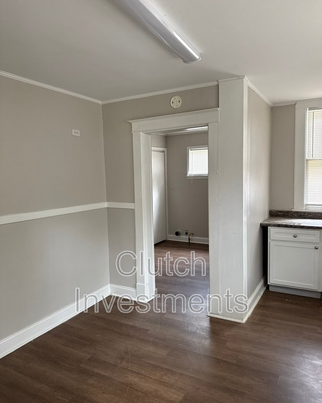 Building Photo - 3528 Bowen Ave
