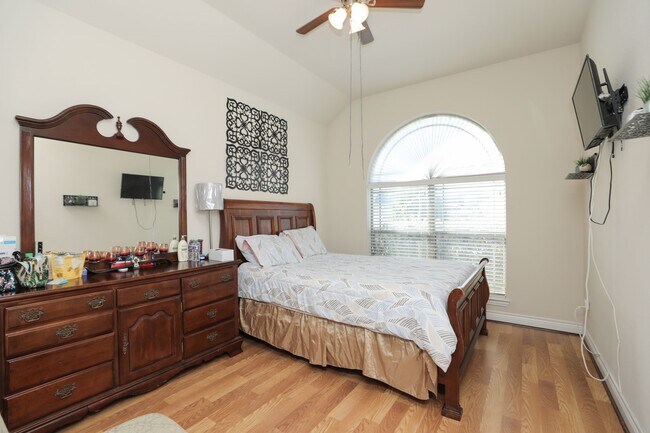 Building Photo - 23310 Parkway Lakes Ln