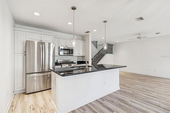 Building Photo - 1685 Laurel St