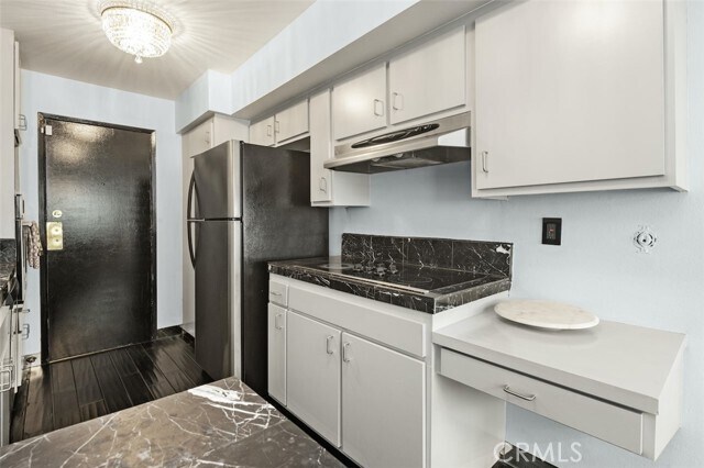 Building Photo - 1121 N Olive Dr