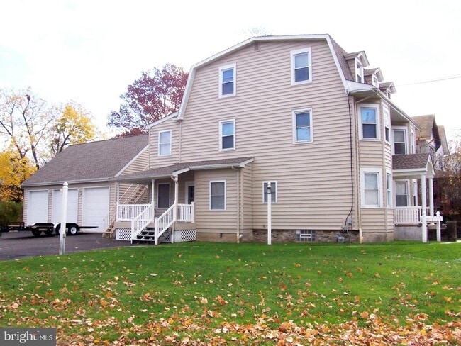 Building Photo - 1643 Rockwell Rd