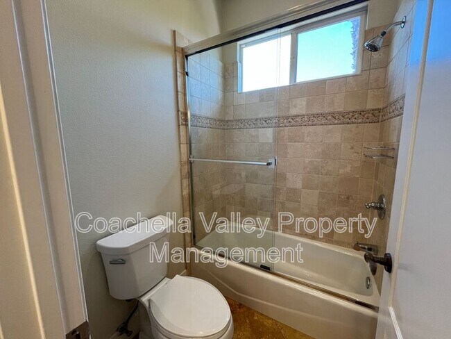 Building Photo - 135 Tesori Dr