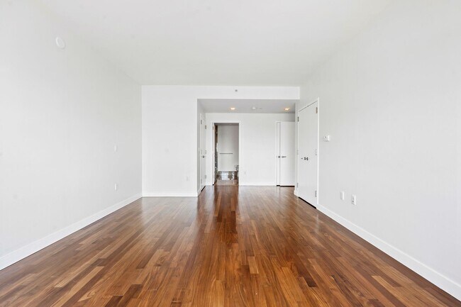 Building Photo - 25 Hudson St
