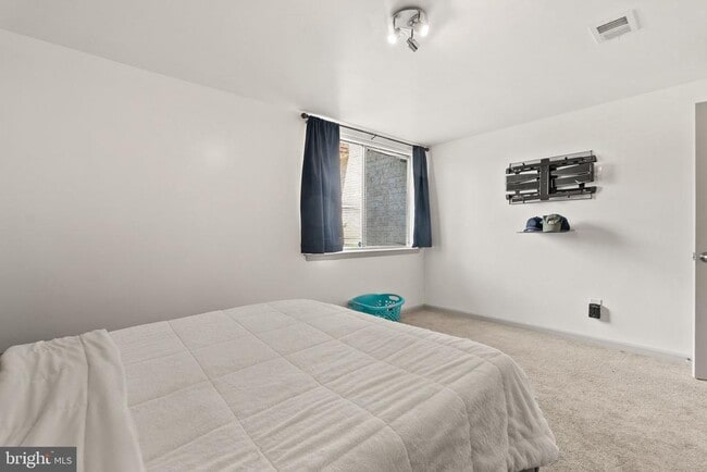 Building Photo - 3352 Huntley Sq Dr