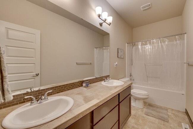 Building Photo - Bothell 4 Bedroom, Northshore Schools!