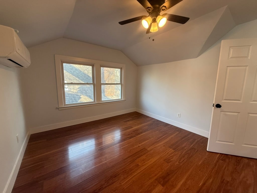 Building Photo - 1367 Burdette Ave