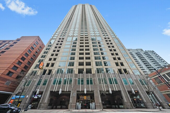 Primary Photo - 33 W Ontario St