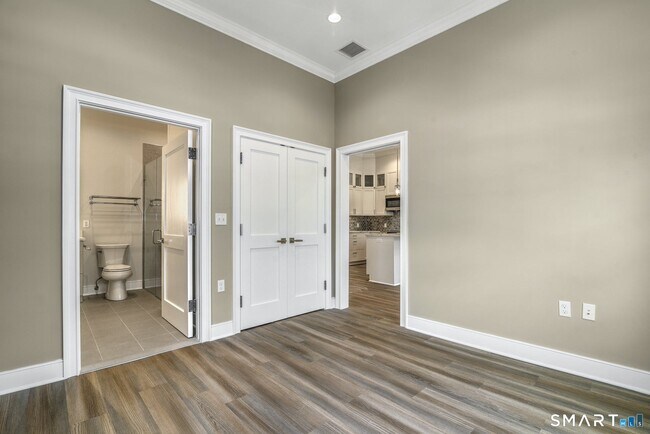 Building Photo - 1077 Boston Post Rd