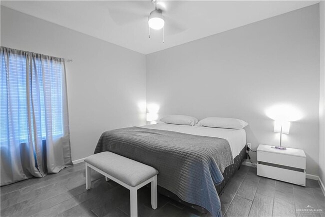 Building Photo - 24 W Sunset Valley St