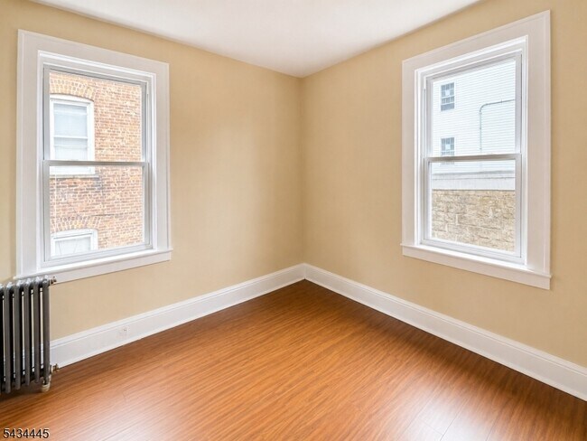 Building Photo - 137 Hammond Ave