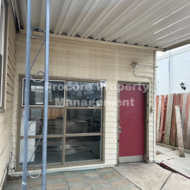 Building Photo - 303 Ivy St