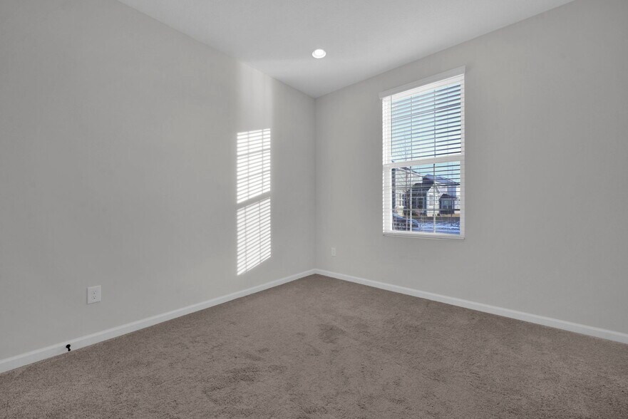 Building Photo - 12065 Landon Dr