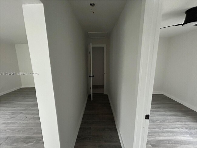 Building Photo - 4429 SW 21st St