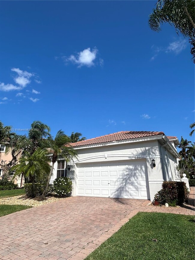 Building Photo - 240 Isle Verde Way