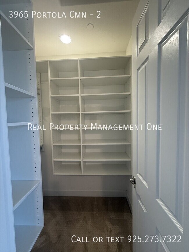Building Photo - 3965 Portola Cmn