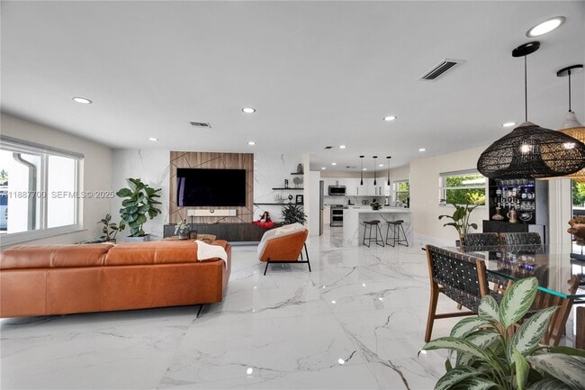 Building Photo - 5501 McKinley St