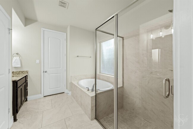 Building Photo - 28426 Asher Falls Ln