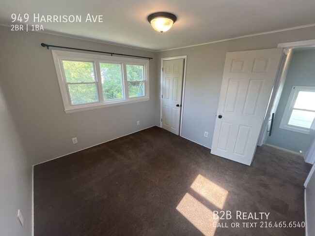 Building Photo - 949 Harrison Ave