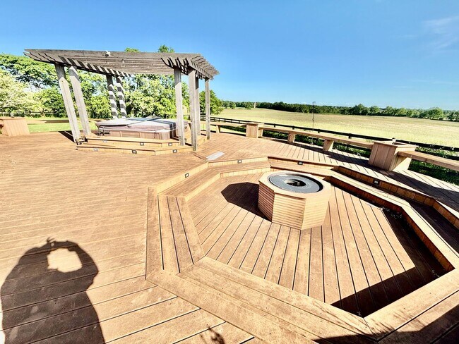 Building Photo - Escape to Luxury: Your Private Oasis on a ...