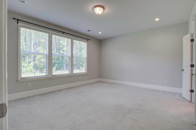 Building Photo - 216 Quimby Hill Dr