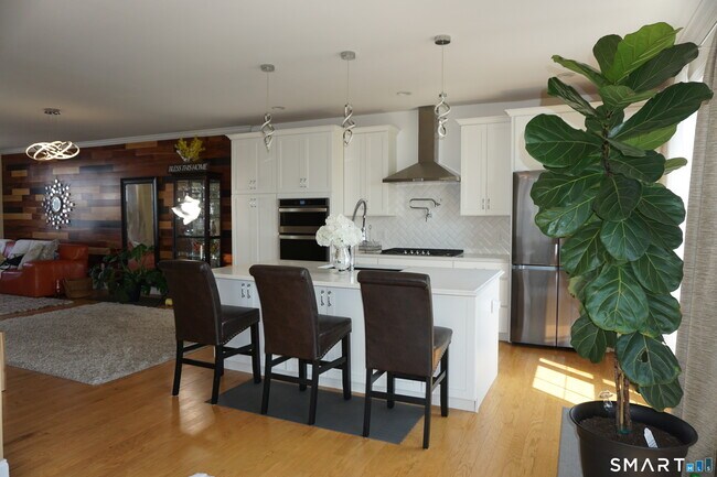 Building Photo - 127 Brentwood Cir