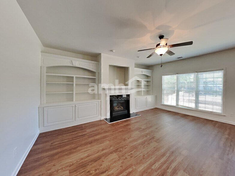 Building Photo - 106 E Cavendish Dr