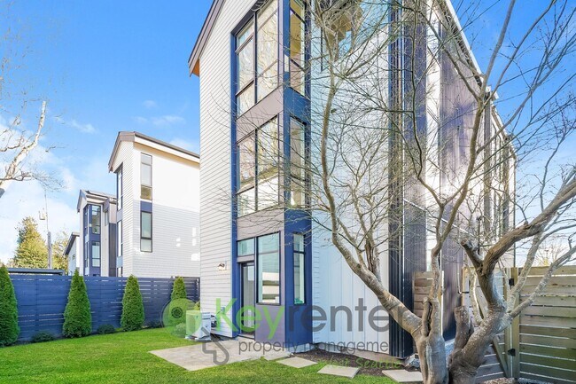 Building Photo - Live the Alki Lifestyle with Park and Beach at Your Door